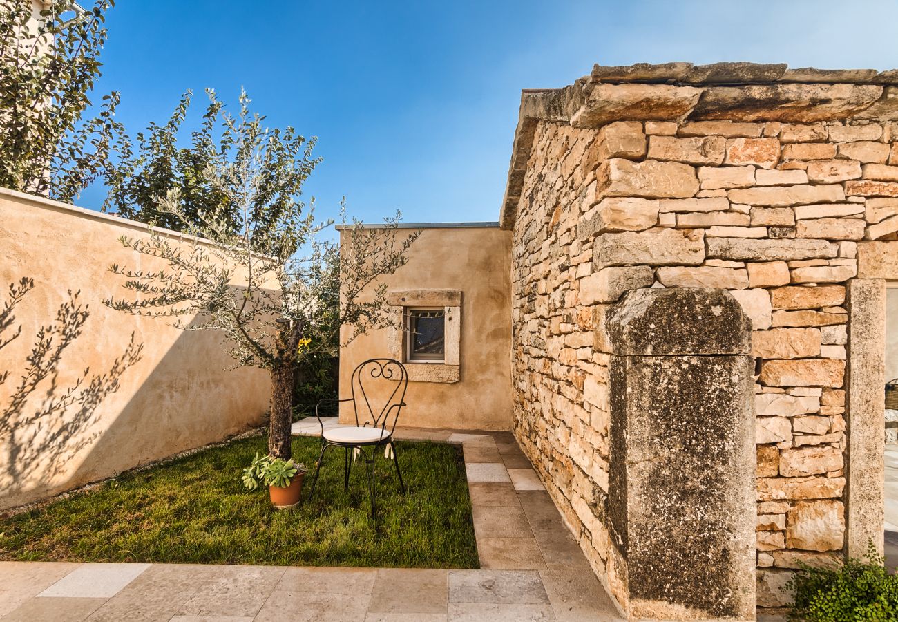 Villa in Kurili - Charming Villa Spirit of Istria near Rovinj for 6 persons with 32 m2 private pool & jacuzzi