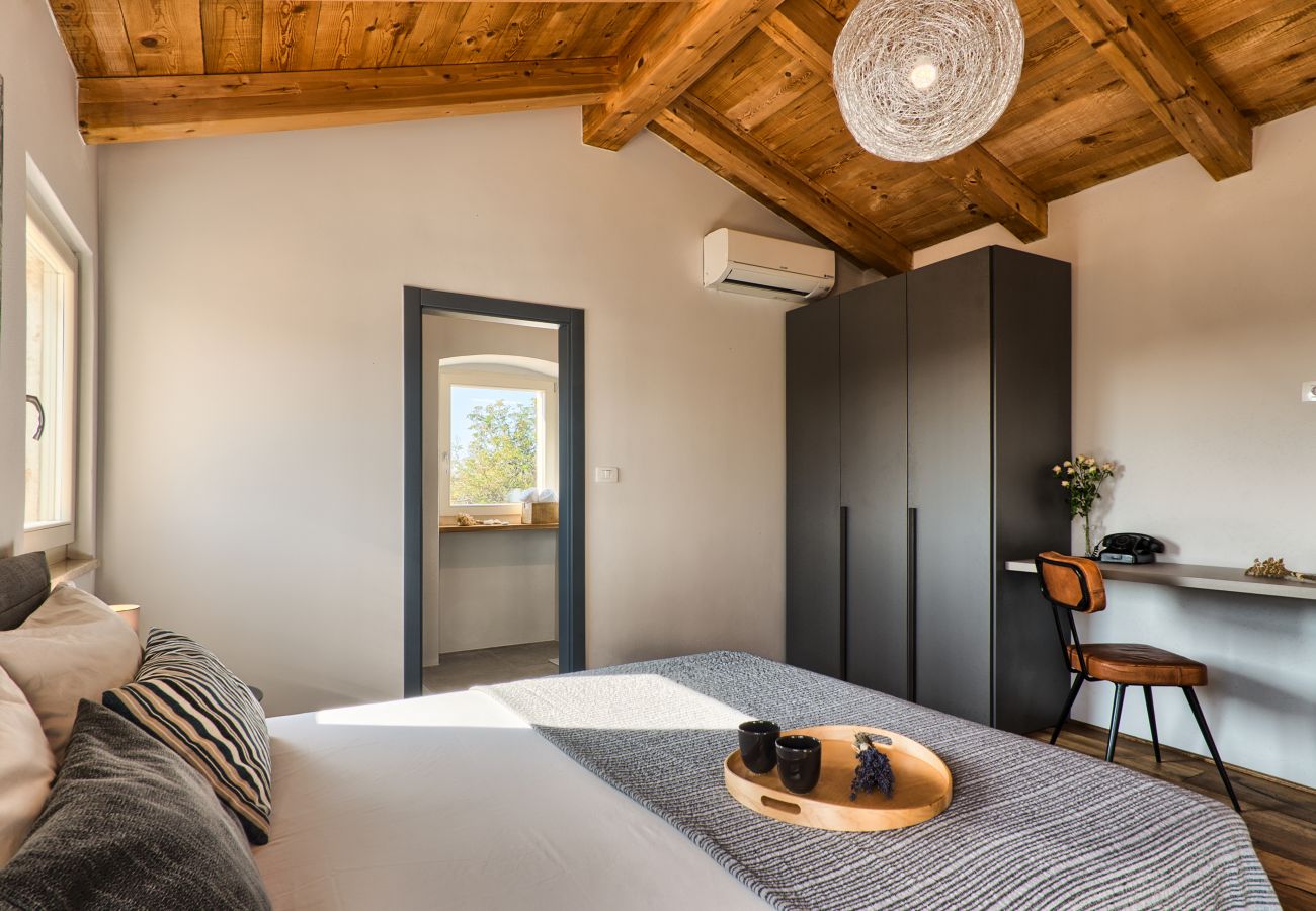 Villa in Kurili - Charming Villa Spirit of Istria near Rovinj for 6 persons with 32 m2 private pool & jacuzzi