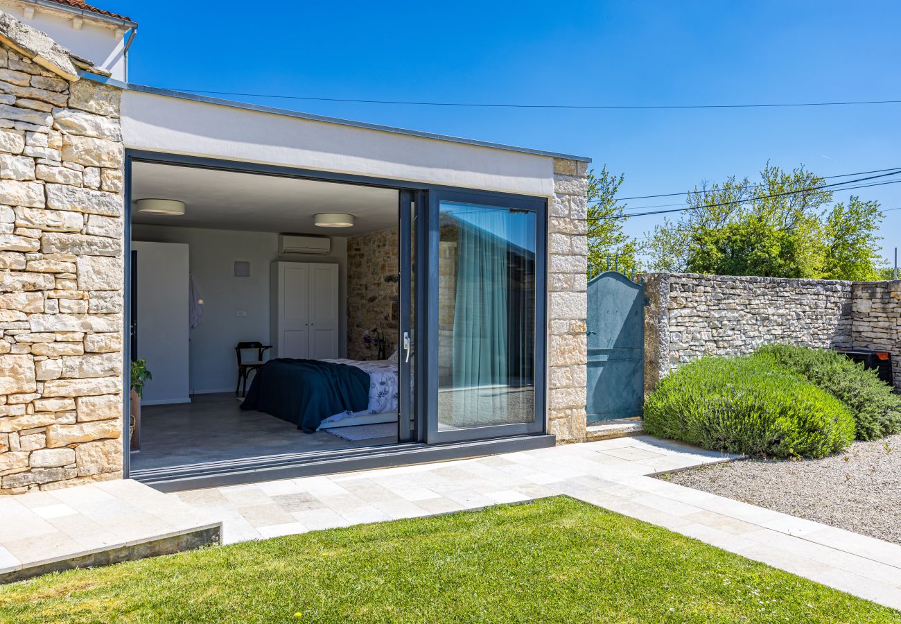 Villa in Kurili - Charming Villa Spirit of Istria near Rovinj for 6 persons with 32 m2 private pool & jacuzzi