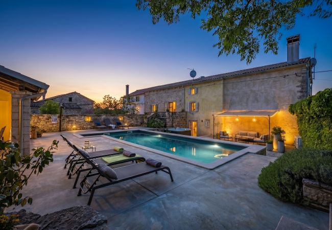 Villa in Kurili - Villa Kurili No14 near Rovinj for 7 persons with 34 m2 private pool & jacuzzi