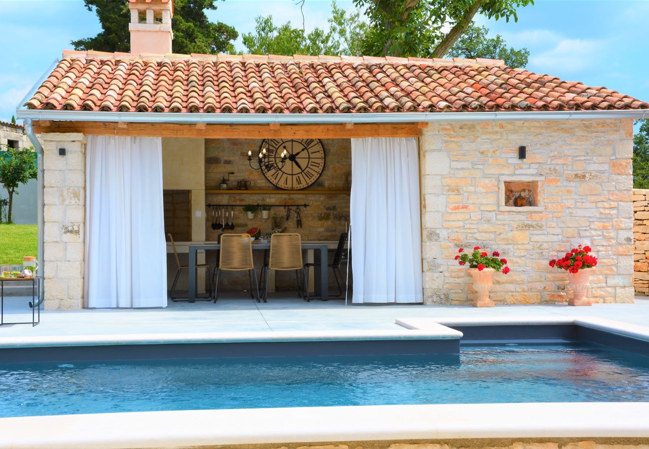 Villa in Kurili - Villa Kurili No14 near Rovinj for 7 persons with 34 m2 private pool & jacuzzi