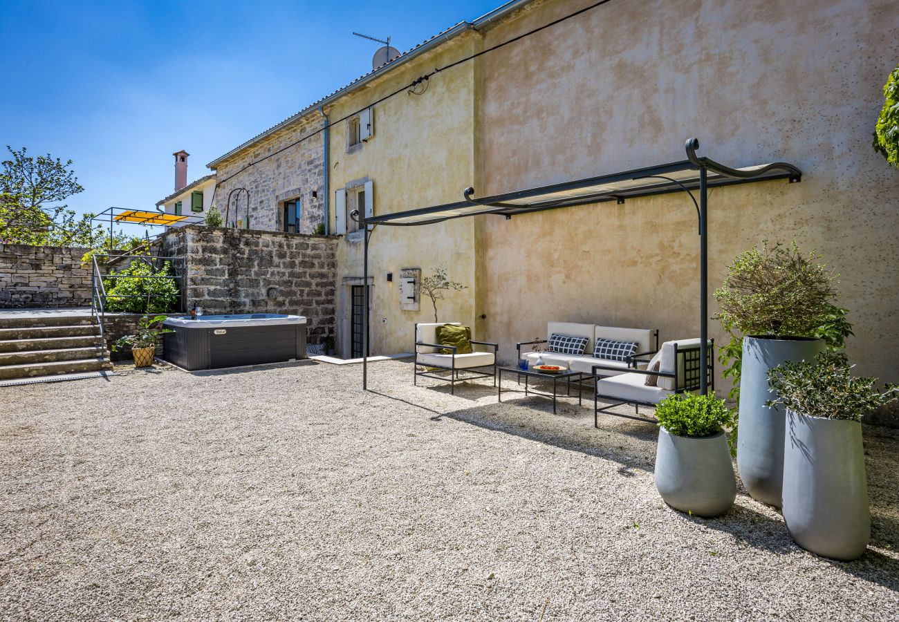 Villa in Kurili - Villa Kurili No14 near Rovinj for 7 persons with 34 m2 private pool & jacuzzi