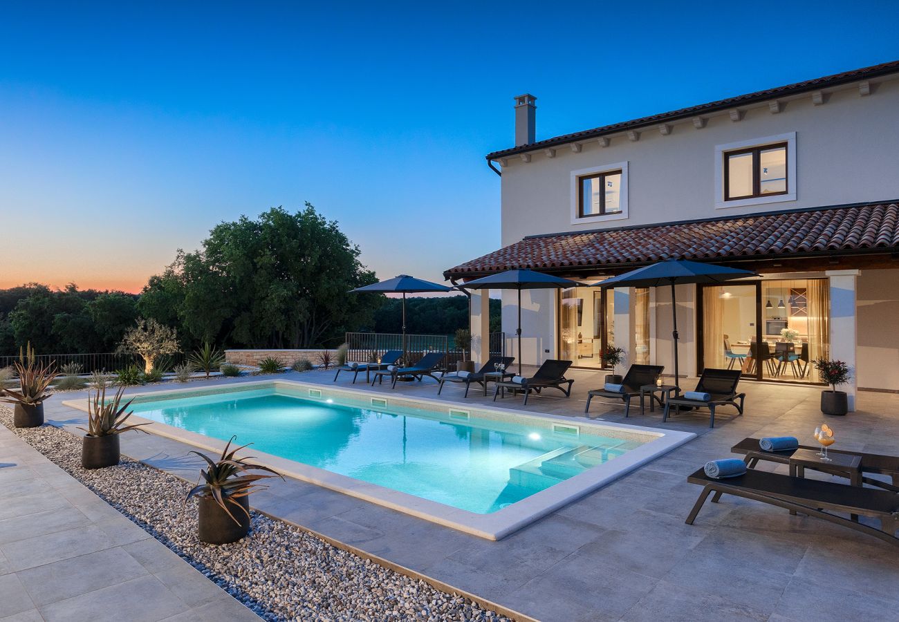 Villa in Valtura - Villa Sirola near Pula for 8 persons with 36 m2 private pool & kids activities