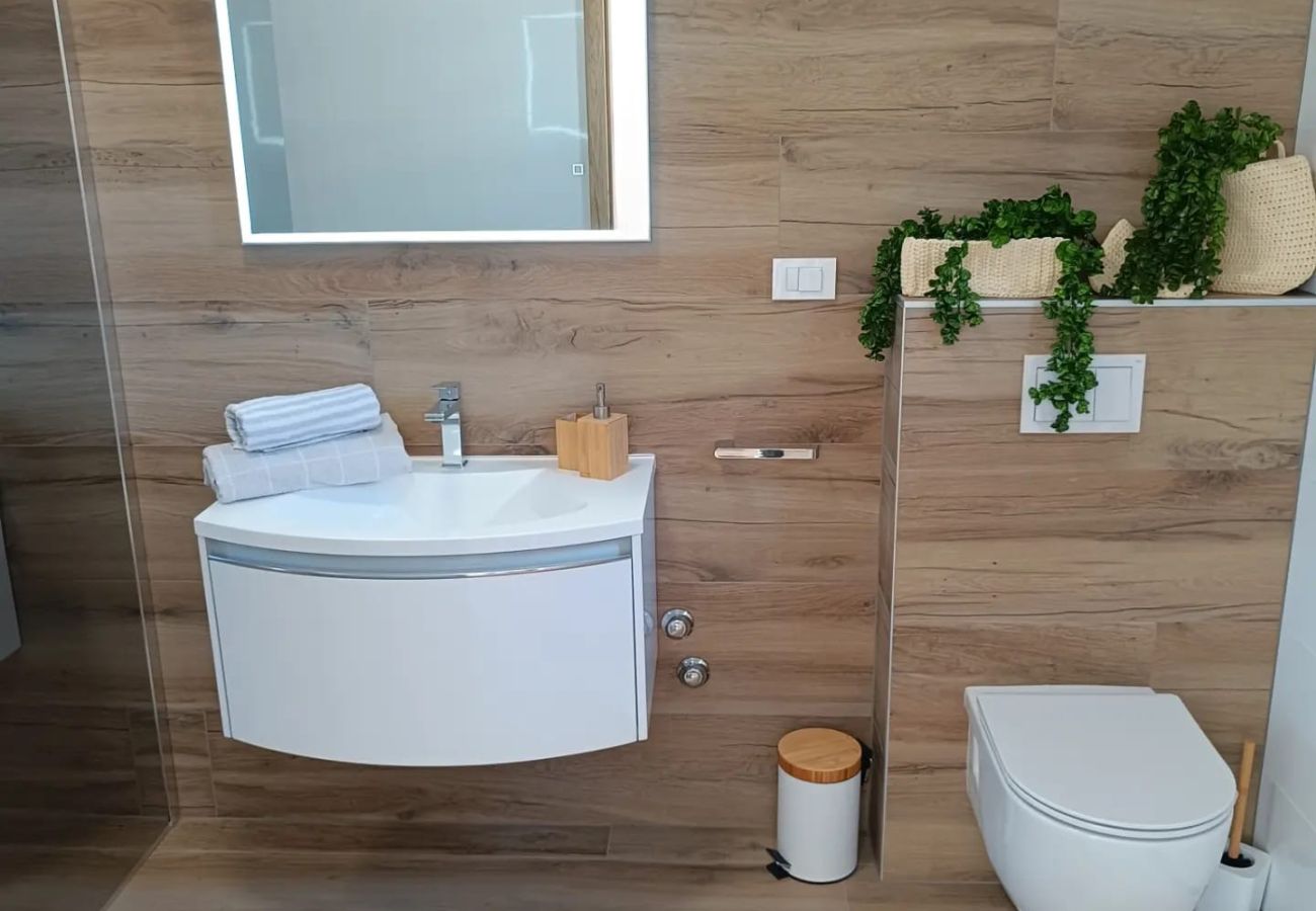 Villa in Pomer - Villa Pergosa near Medulin for 8 persons with 38 m2 pool, sea view - only 200 meters from beach