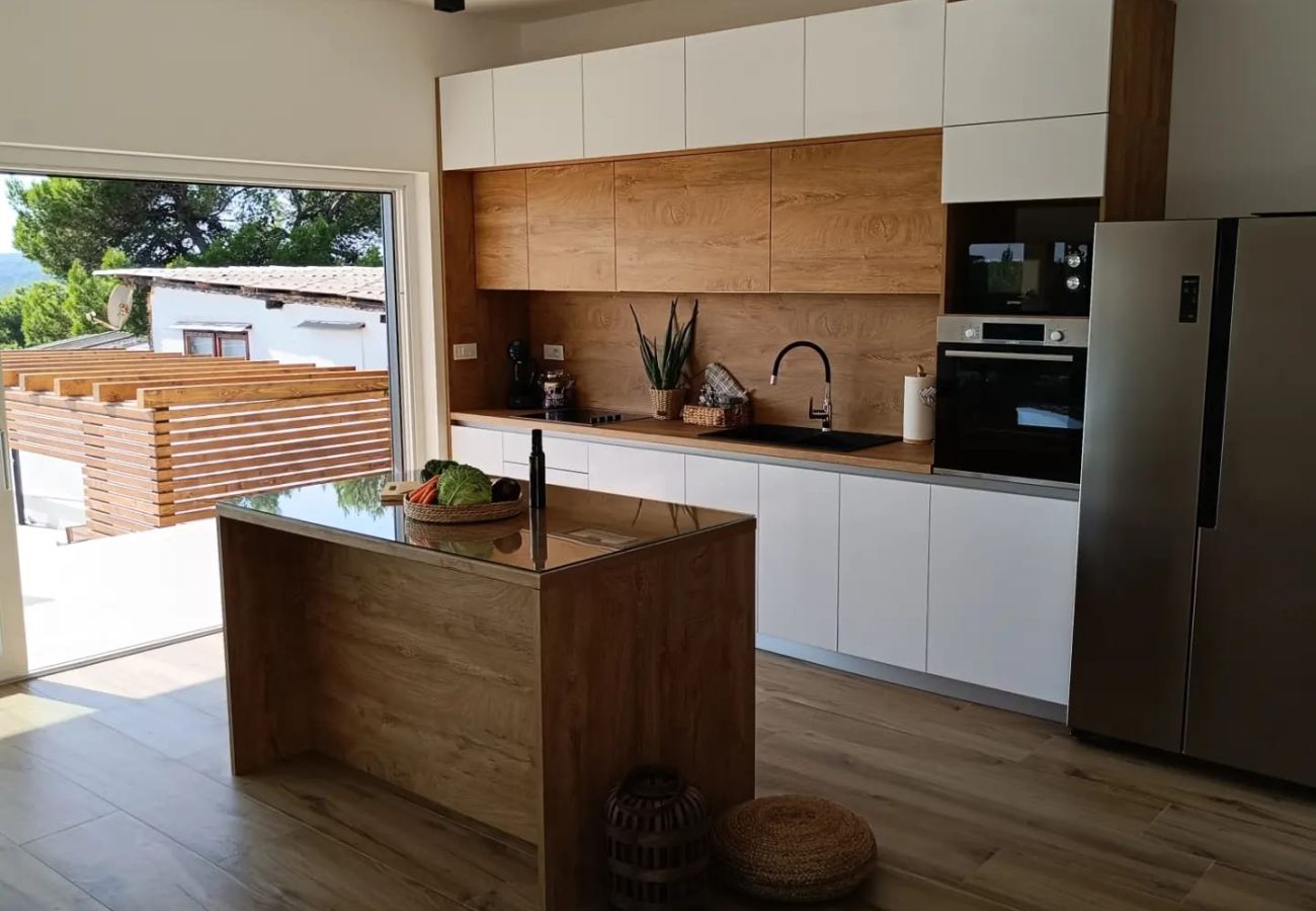 Villa in Pomer - Villa Pergosa near Medulin for 8 persons with 38 m2 pool, sea view - only 200 meters from beach