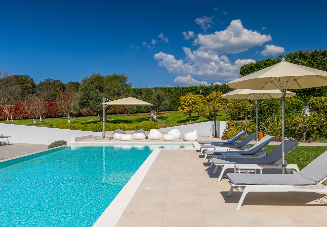 Villa in Vintijan - Luxury Villa PS Deluxe in Pula for 8 persons with 60 m2 heated pool, wellness & sea view