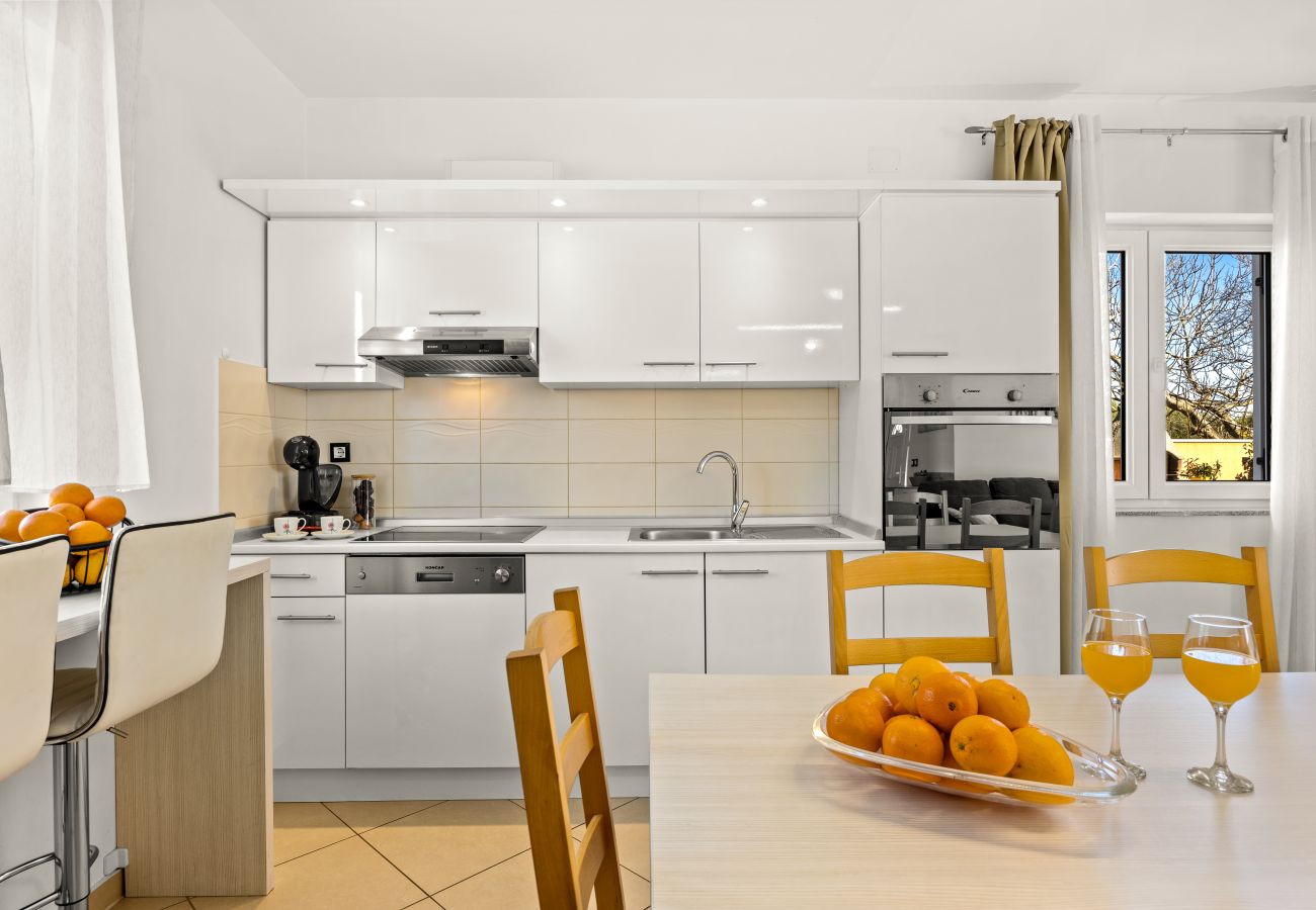 Villa in Pula - Villa Vesna for 6 persons near Pula with 32 m2 private pool, kids playground & free bikes