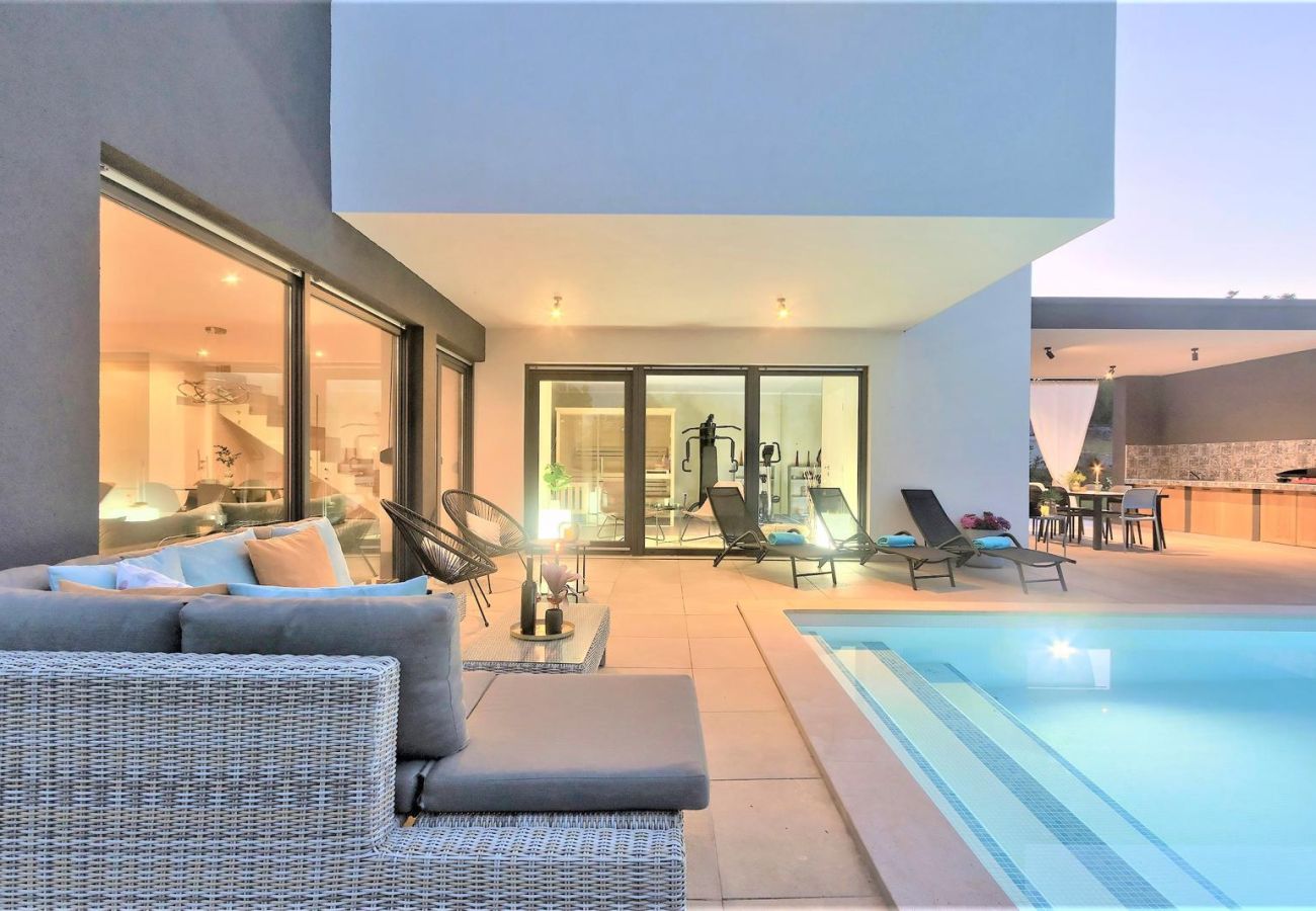 Villa in Rakalj - Villa Hedone in Rakalj for 6+2 persons with 45 m2 heated pool, wellness & recreational amenities