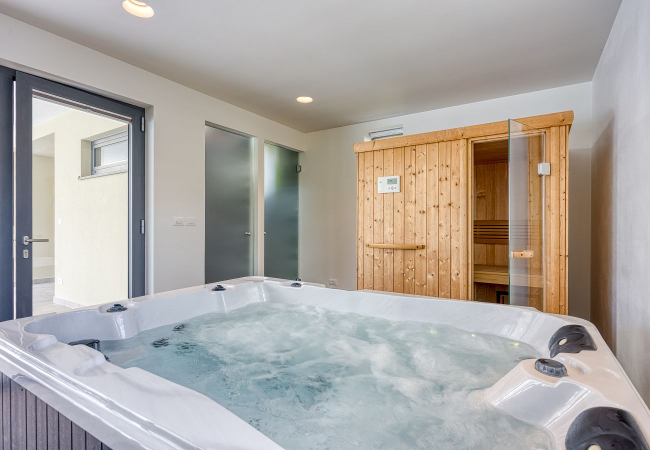 Villa in Kringa - Villa Nada for 8 persons in Central Istria with 55 m2 pool, wellness & free bikes