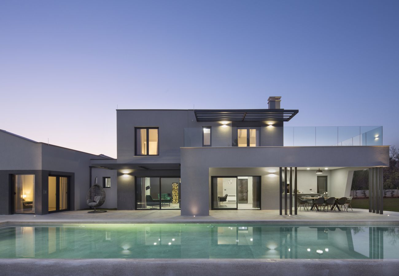 Villa in Vodnjan - Villa Infinity near Pula for 8 persons with 68 m2 private pool, sauna & kids playground