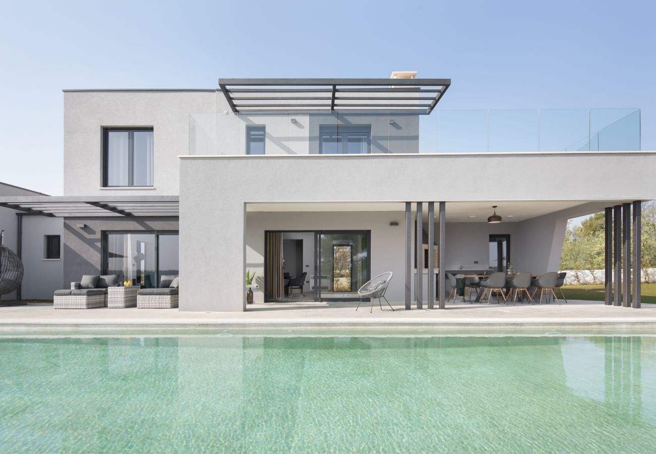Villa in Vodnjan - Villa Infinity near Pula for 8 persons with 68 m2 private pool, sauna & kids playground