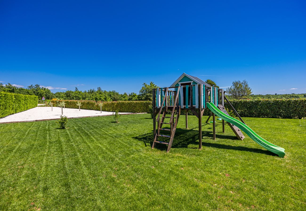 Villa in Vodnjan - Villa Infinity near Pula for 8 persons with 68 m2 private pool, sauna & kids playground