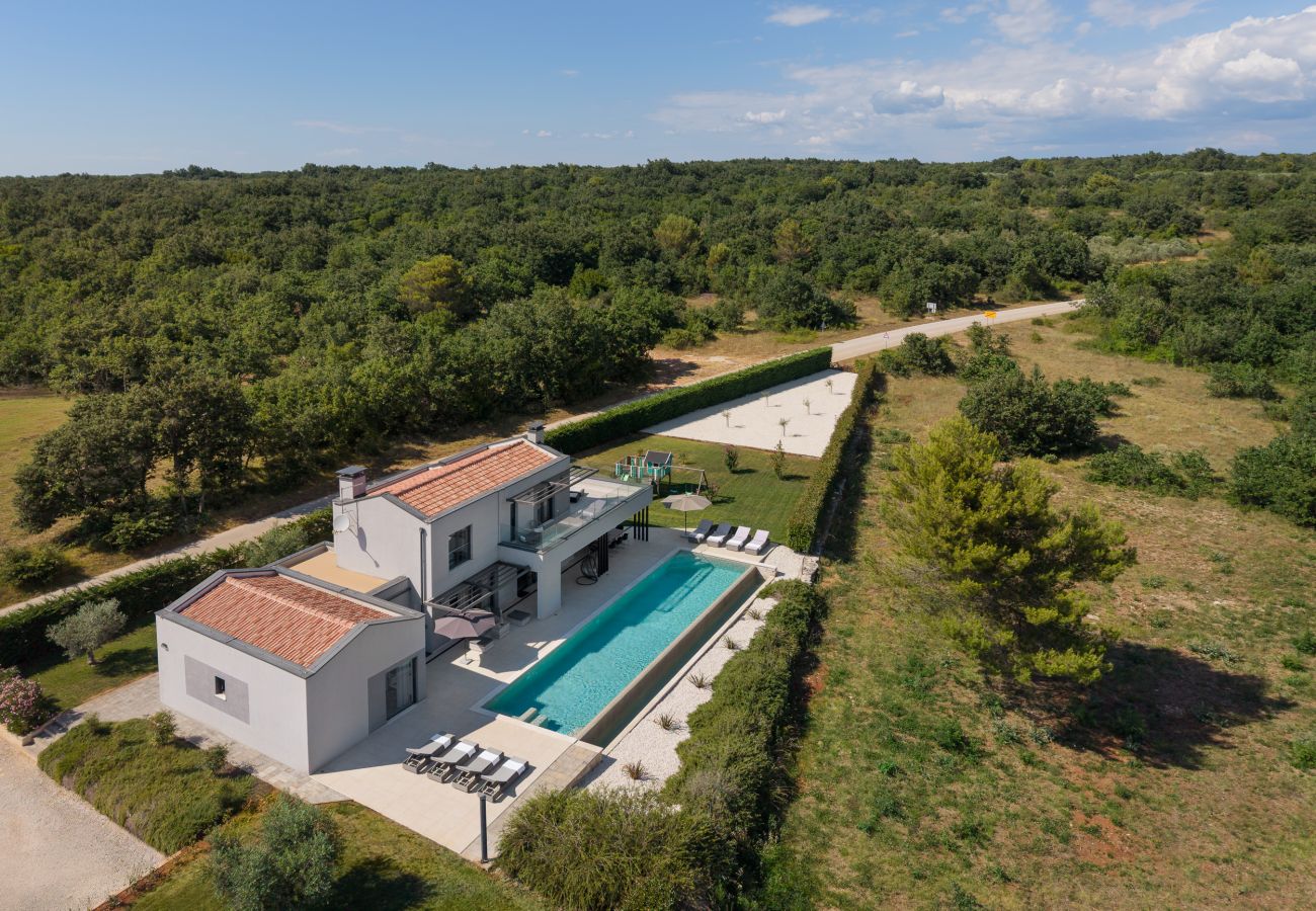 Villa in Vodnjan - Villa Infinity near Pula for 8 persons with 68 m2 private pool, sauna & kids playground