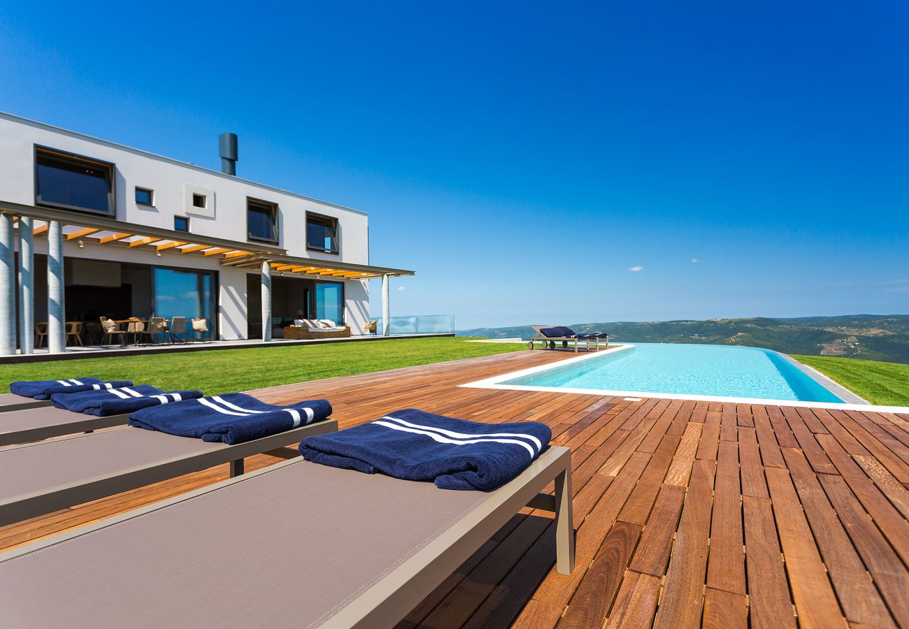 Villa in Pazin - Villa Vista Zamask for 7 persons near Motovun with 60 m2 heated pool, free bikes & panoramic view