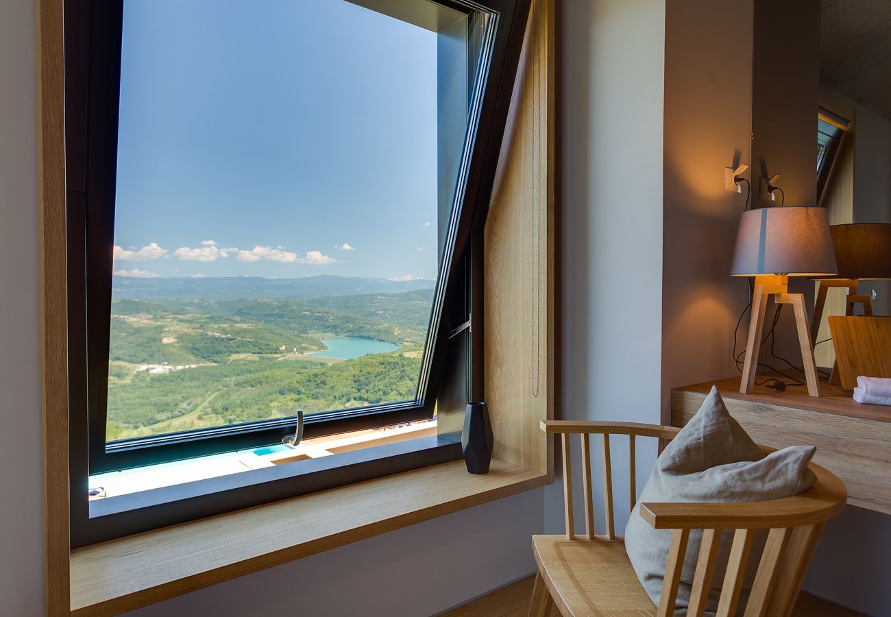 Villa in Pazin - Villa Vista Zamask for 7 persons near Motovun with 60 m2 heated pool, free bikes & panoramic view