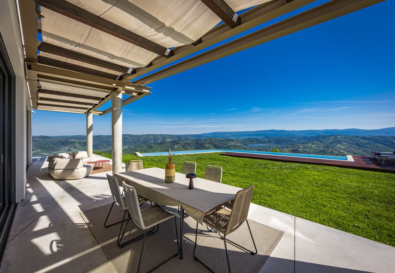 Villa in Pazin - Villa Vista Zamask for 7 persons near Motovun with 60 m2 heated pool, free bikes & panoramic view