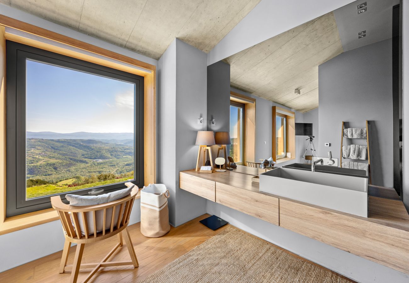Villa in Pazin - Villa Vista Zamask for 7 persons near Motovun with 60 m2 heated pool, free bikes & panoramic view