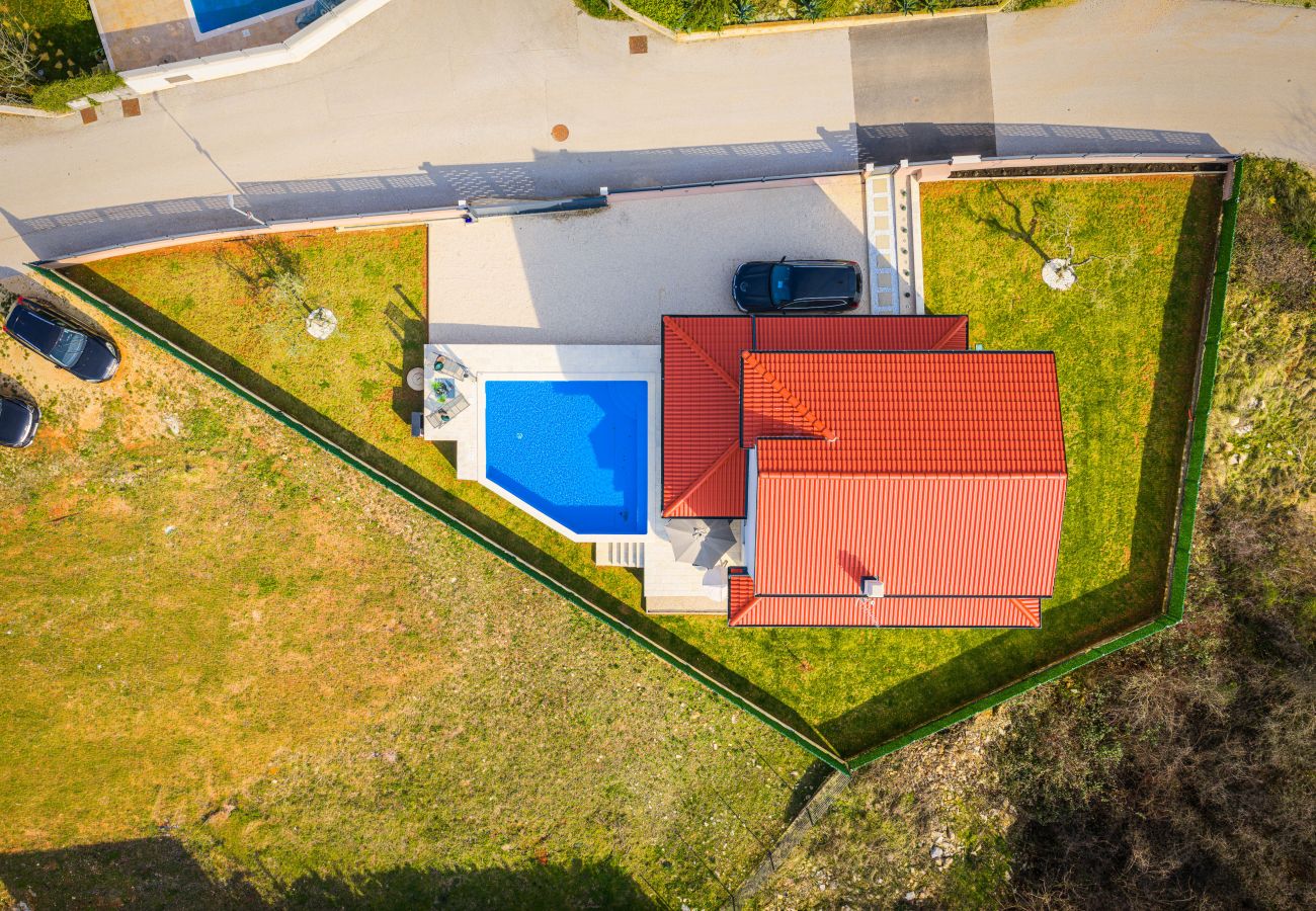 Villa in Buje - Villa Renci near Umag for 8 persons with 30 m2 private heated pool