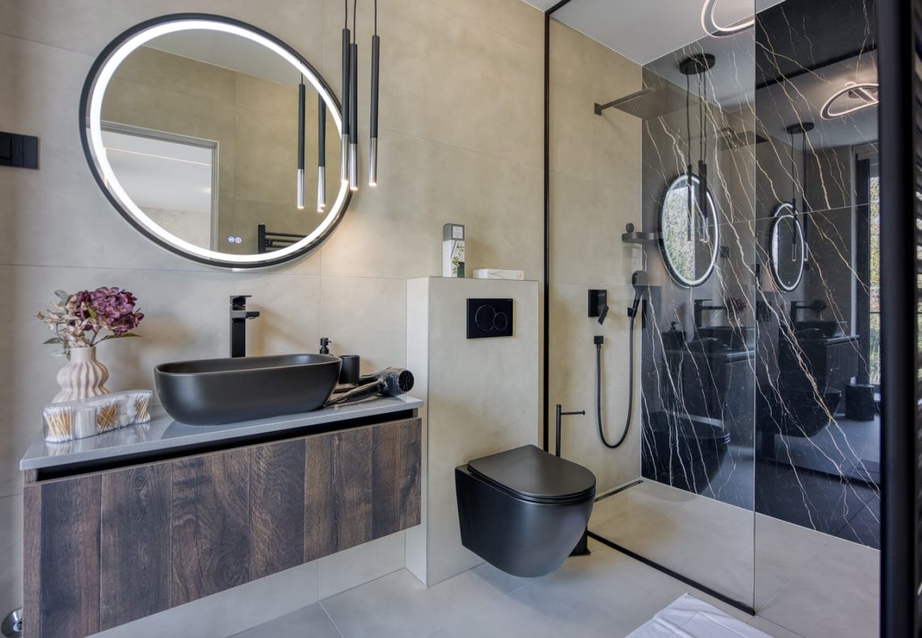 Villa in Ližnjan - Villa Asper near Medulin for 8 persons with 40 m2 private pool, sea view and only 1 km from beach