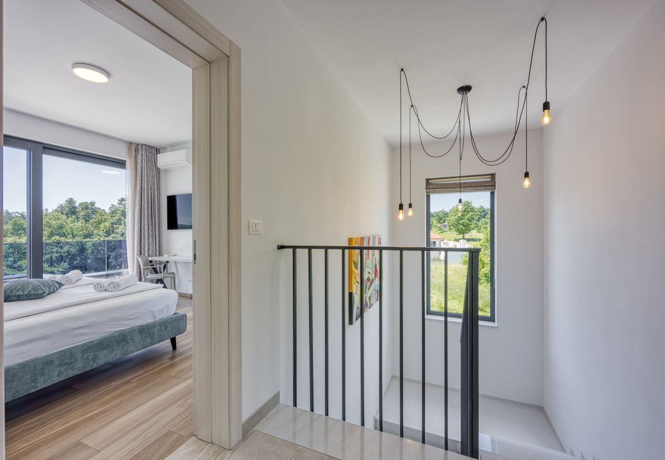 Villa in Kringa - Villa Blanka in Central Istria for 8 persons with 50 m2 private pool, jacuzzi and free bikes