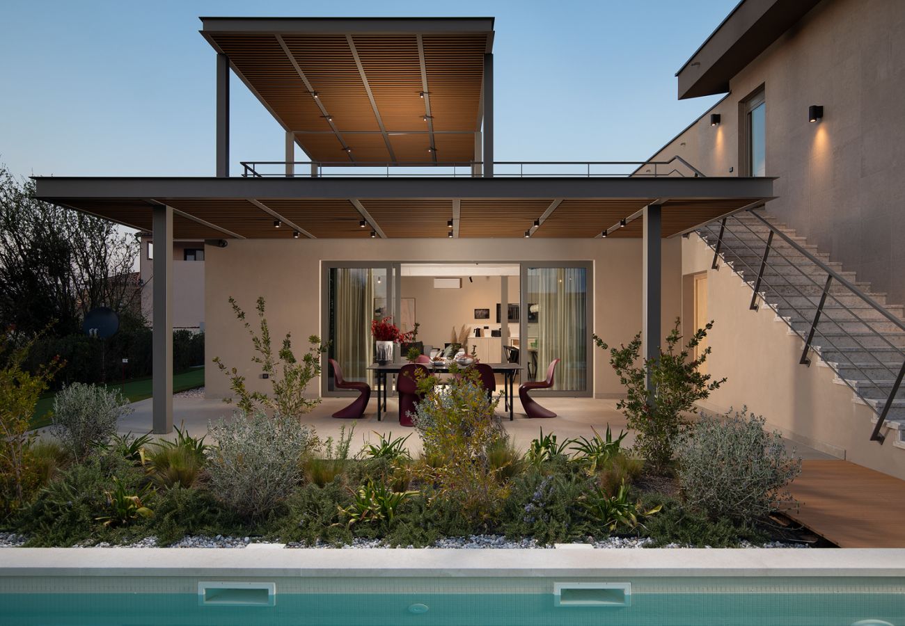 Villa in Vodnjan - Villa Puerto de Luz near Fažana for 8 persons with 35 m2 private pool, sea view, mini golf & sauna