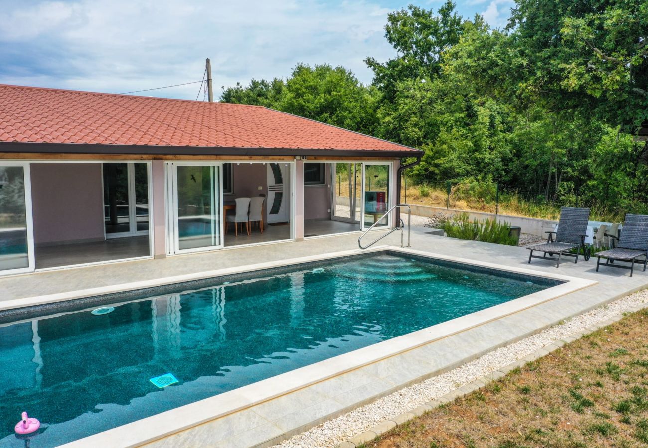 Villa in Nova Vas - Villa Jacky 2 near Poreč for 4 persons with 32 m2 private pool - pet friendly