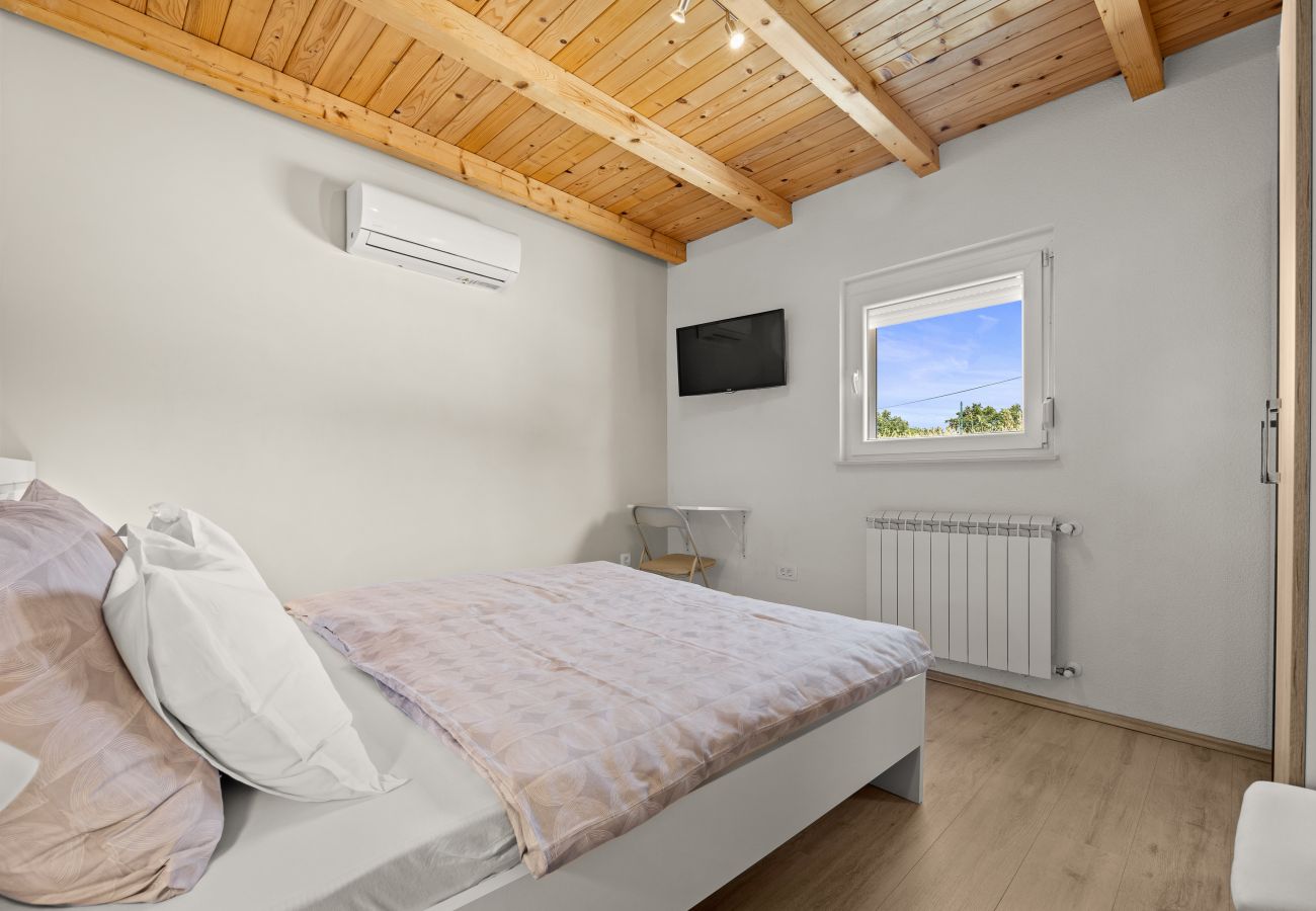 Villa in Nova Vas - Villa Jacky 2 near Poreč for 4 persons with 32 m2 private pool - pet friendly