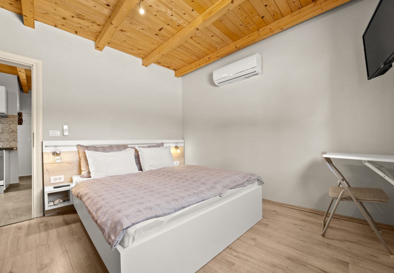 Villa in Nova Vas - Villa Jacky 2 near Poreč for 4 persons with 32 m2 private pool - pet friendly