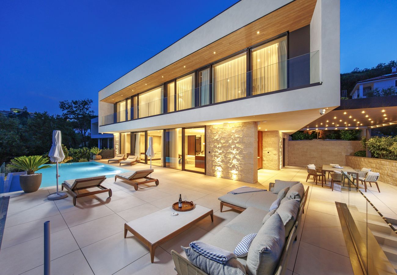 Villa in Mošcenicka Draga - Luxury Villa Ella near Opatija for 6 persons with private 36 m2 heated pool & beautiful sea view