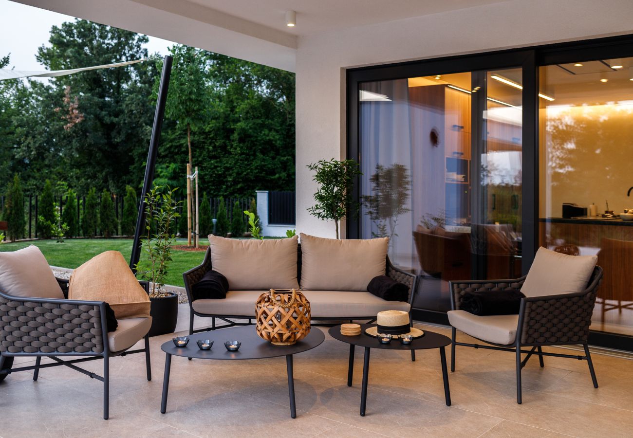 Villa in Vrecari - Villa Sonia near Labin - Rabac for 8 persons with 40 m2 heated pool, wellness & kids playground