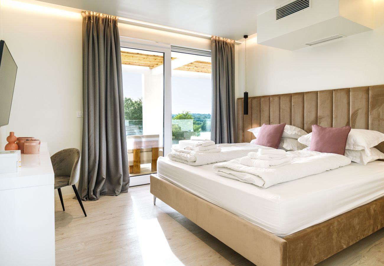 Villa in Vrecari - Villa Sonia near Labin - Rabac for 8 persons with 40 m2 heated pool, wellness & kids playground