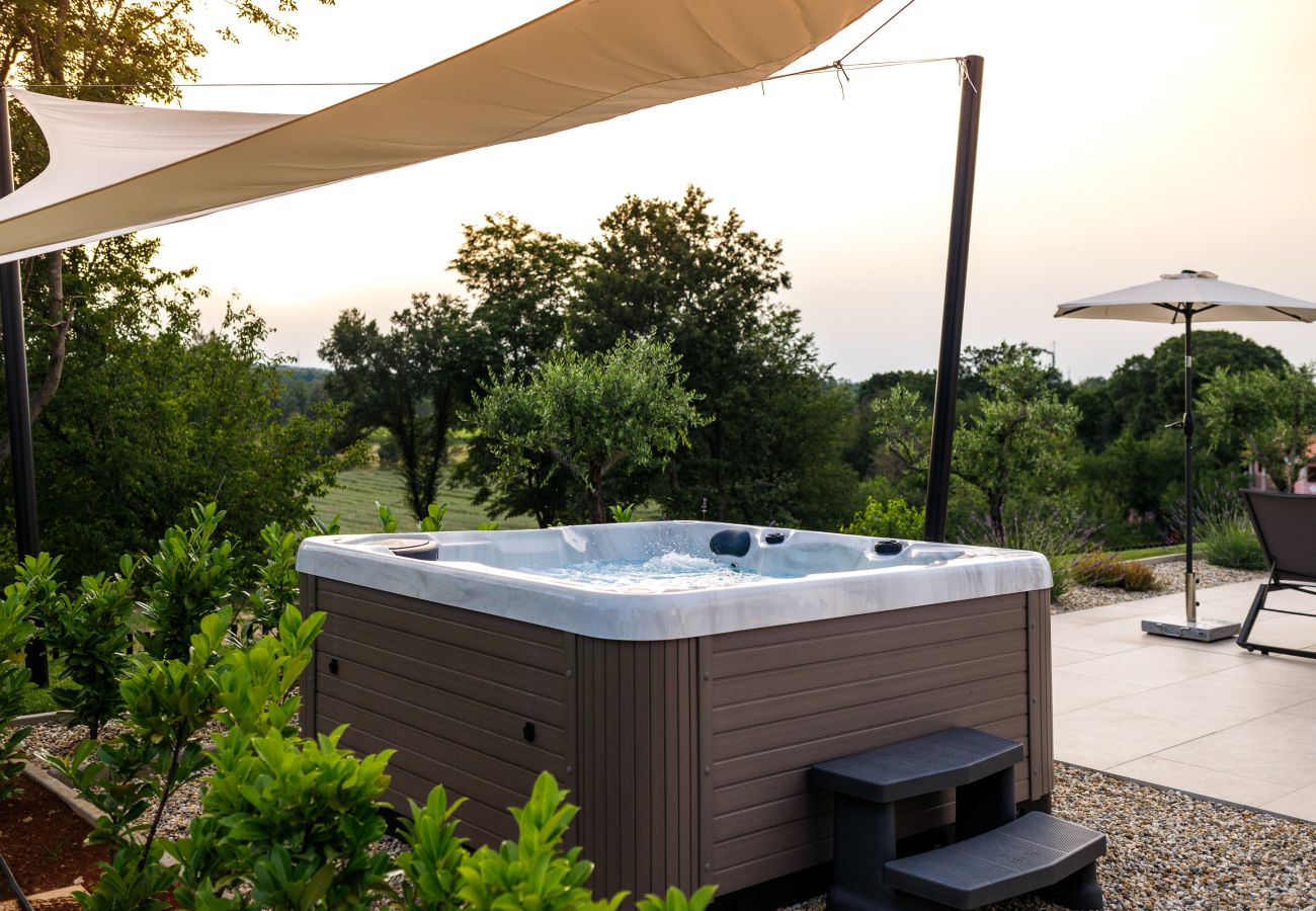 Villa in Vrecari - Villa Sonia near Labin - Rabac for 8 persons with 40 m2 heated pool, wellness & kids playground