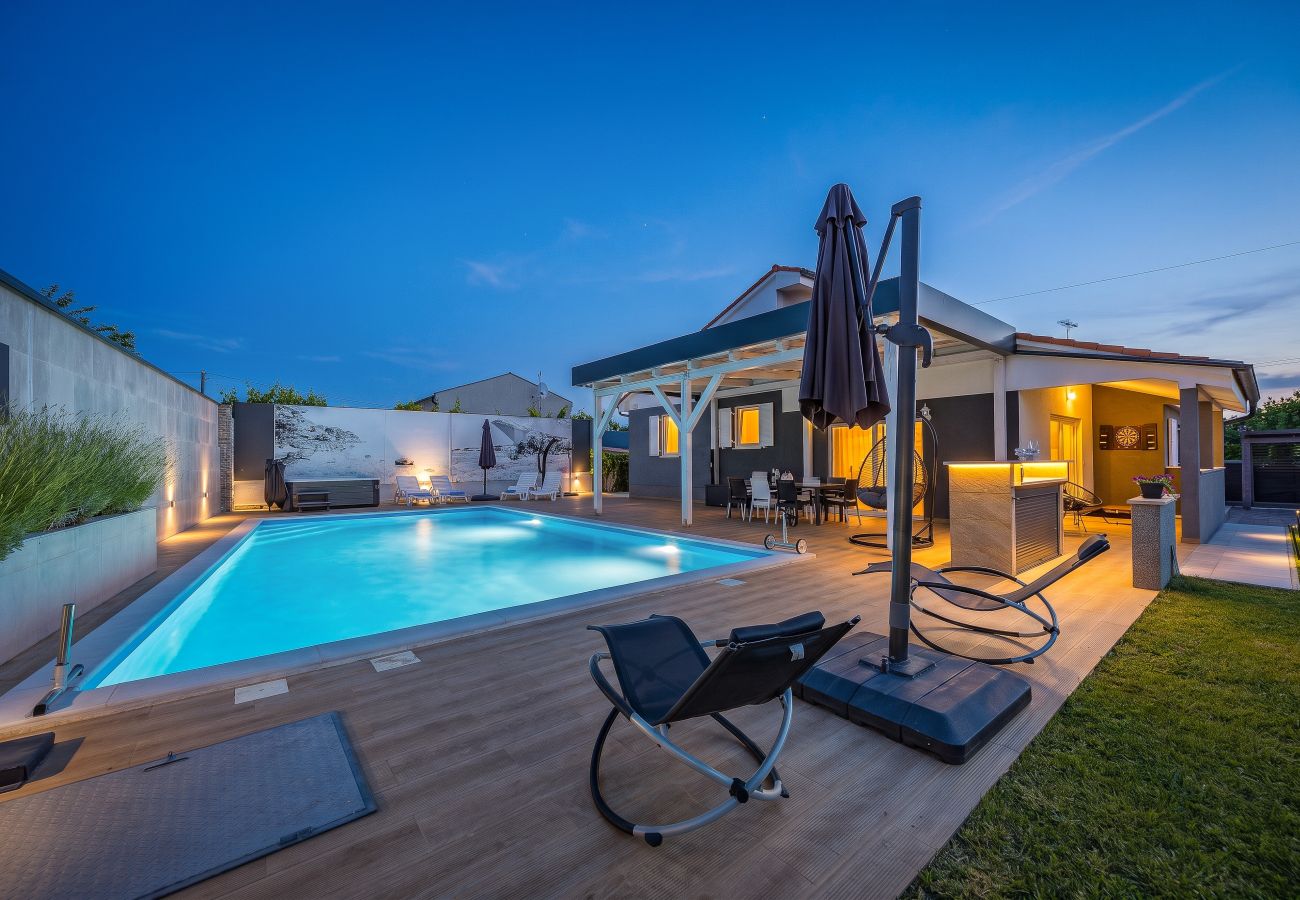 Villa in Matohanci - Villa Beauty near Rovinj for 7 people with 55 m2 private heated pool, wellness & kids playground