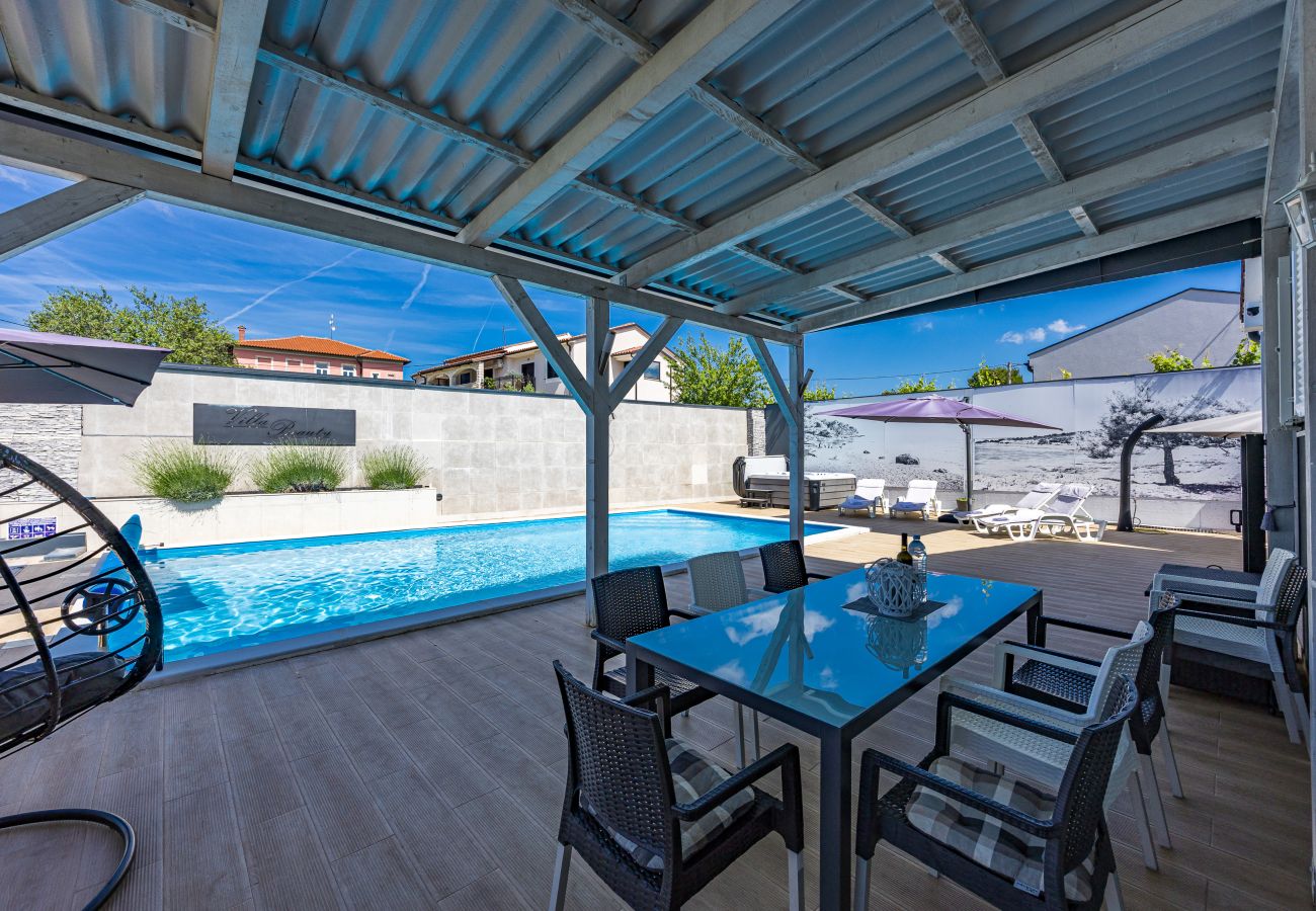 Villa in Matohanci - Villa Beauty near Rovinj for 7 people with 55 m2 private heated pool, wellness & kids playground