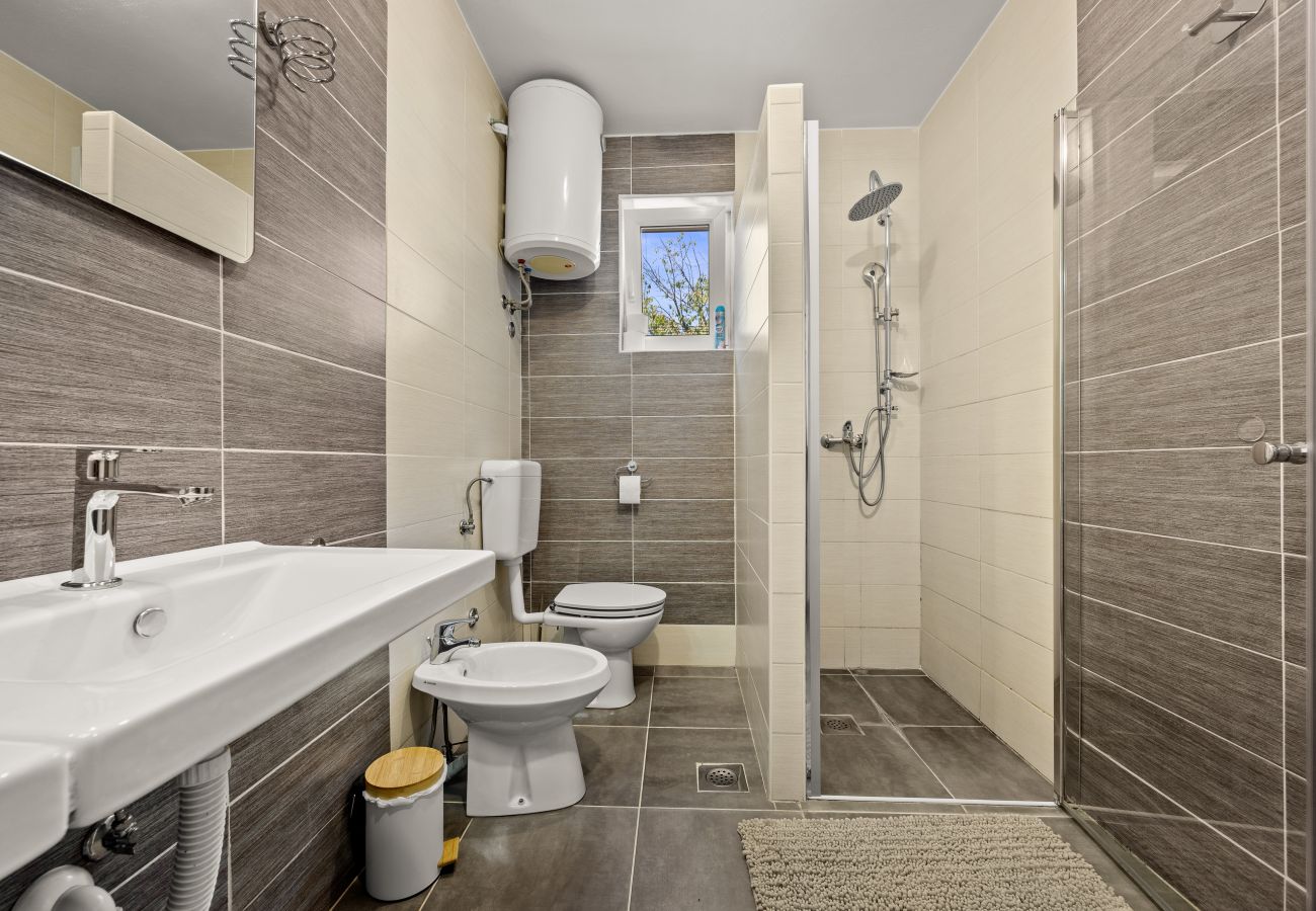 Villa in Vodnjan - Majmajola Garden Villa for 14 persons near Pula with kids playground, sauna & large garden