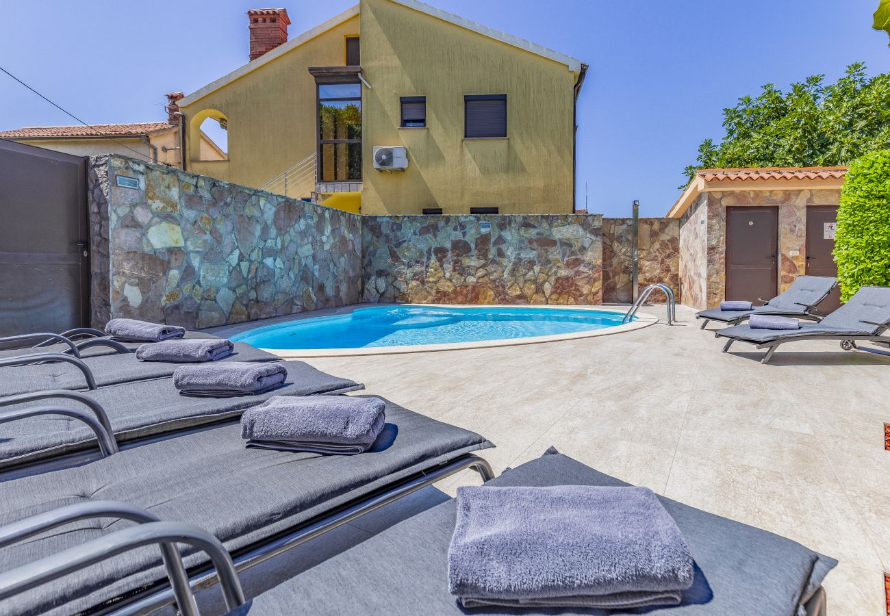 Villa in Peroj - Villa Mimoza
