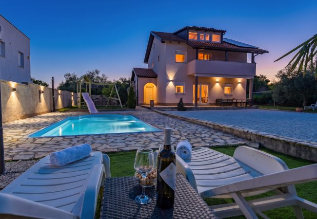 Villa in Peroj - Villa Almare for 10 persons near Fažana with private pool, sea view, kids playground & 900 meters from beach