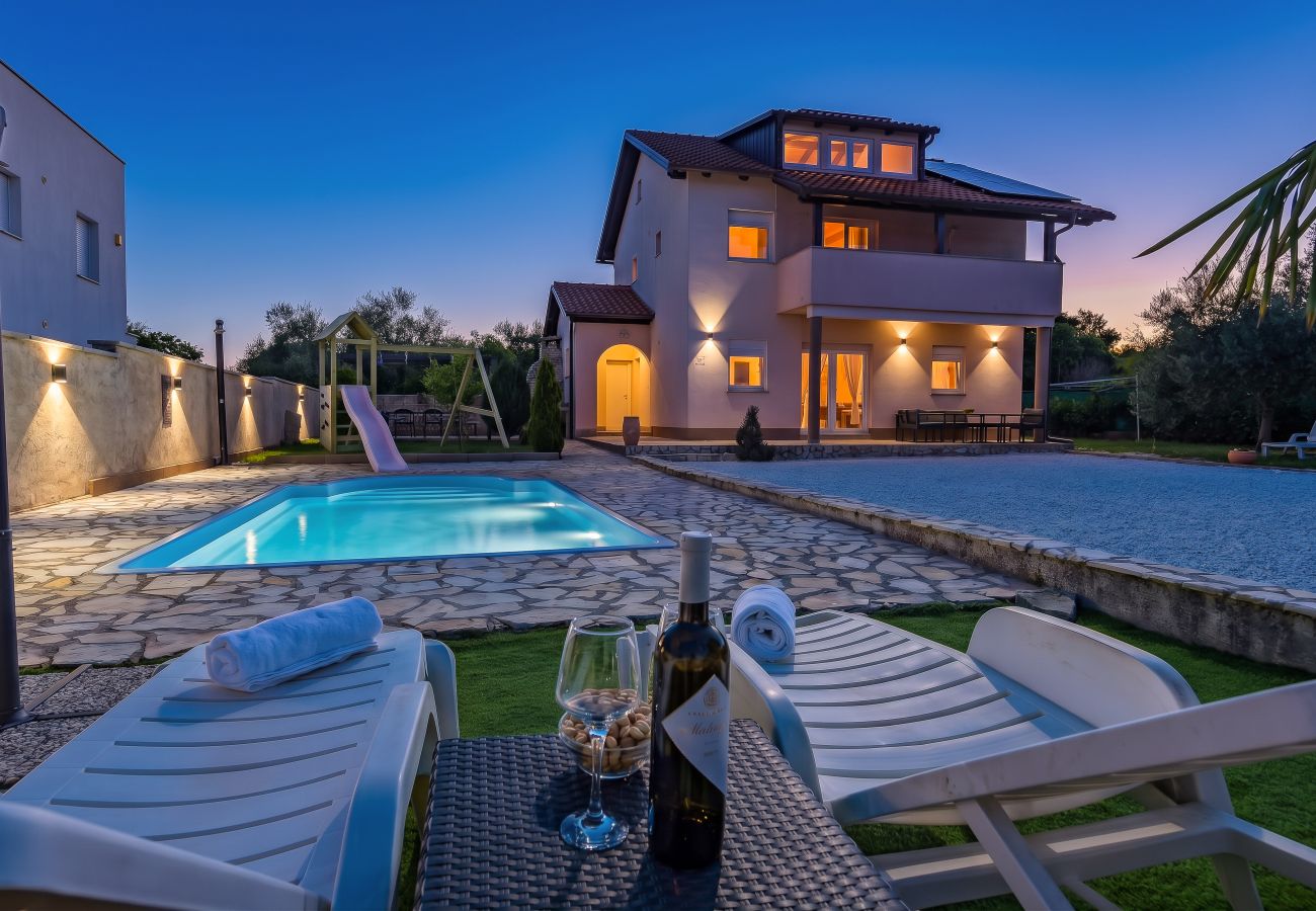 Villa in Peroj - Villa Almare for 10 persons near Fažana with private pool, sea view, kids playground & 900 meters from beach
