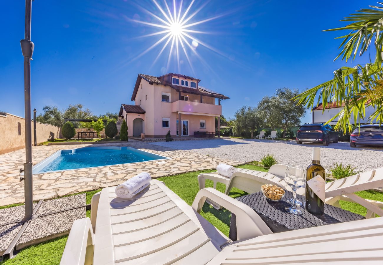 Villa in Peroj - Villa Almare for 10 persons near Fažana with private pool, sea view, kids playground & 900 meters from beach