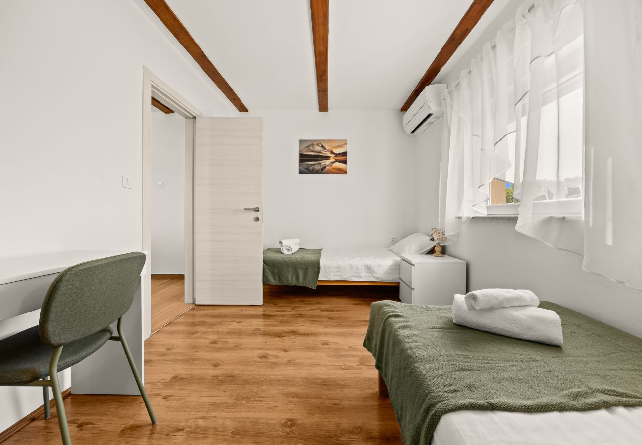 Villa in Peroj - Villa Almare for 10 persons near Fažana with private pool, sea view, kids playground & 900 meters from beach