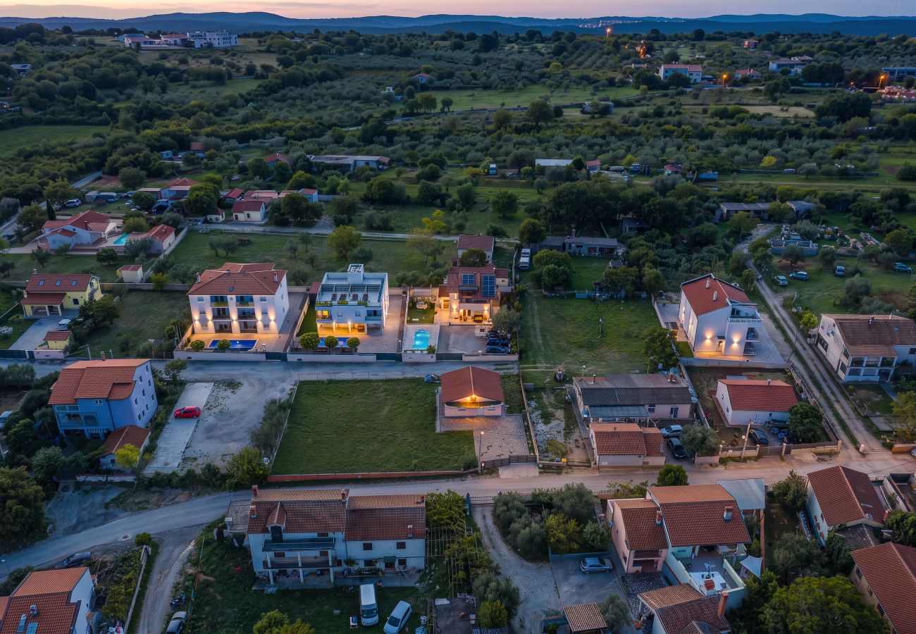 Villa in Peroj - Villa Almare for 10 persons near Fažana with private pool, sea view, kids playground & 900 meters from beach