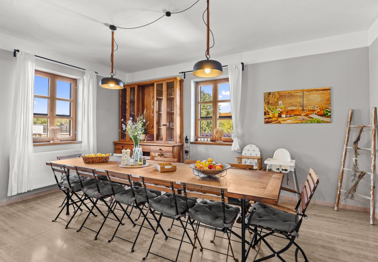 Villa a Sveti Kirin - Villa Cirka in Central Istria for 12+2 persons with a 36 m2 heated pool, gaming & activities for kids and adults