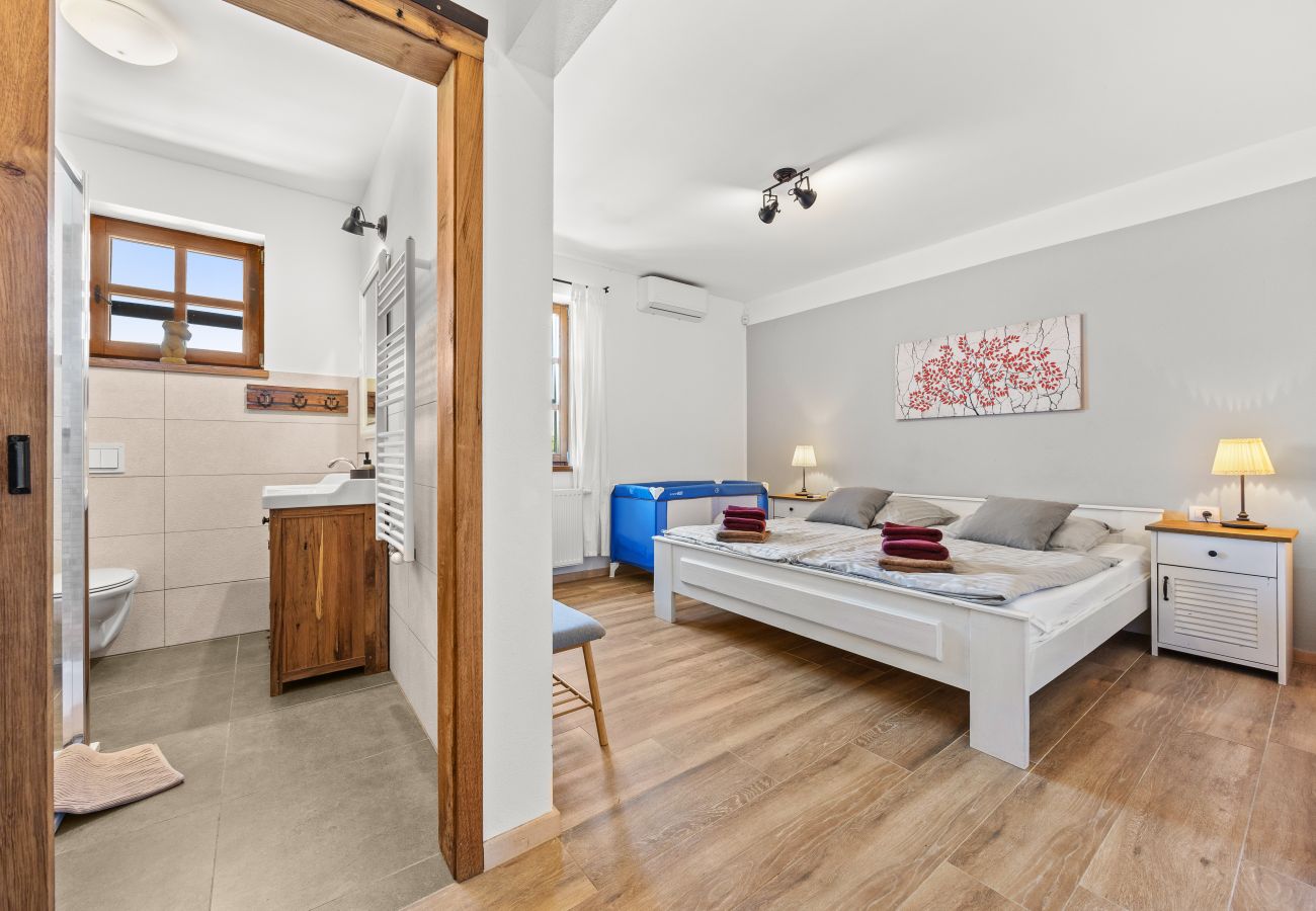 Villa a Sveti Kirin - Villa Cirka in Central Istria for 12+2 persons with a 36 m2 heated pool, gaming & activities for kids and adults