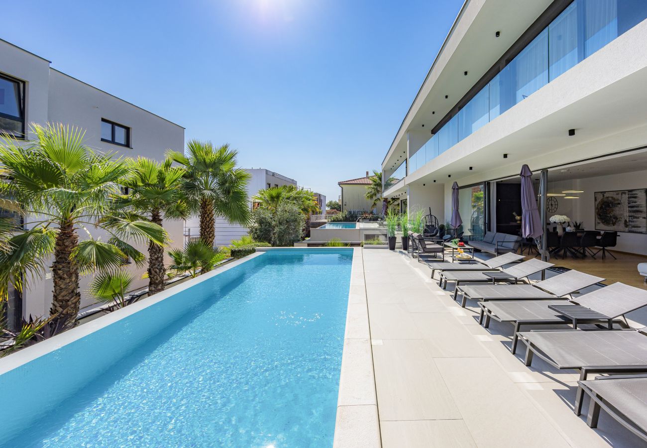 Villa a Medulin - Luxury TABOO Villa & Spa in Medulin for 8 people with heated pool & wellness area