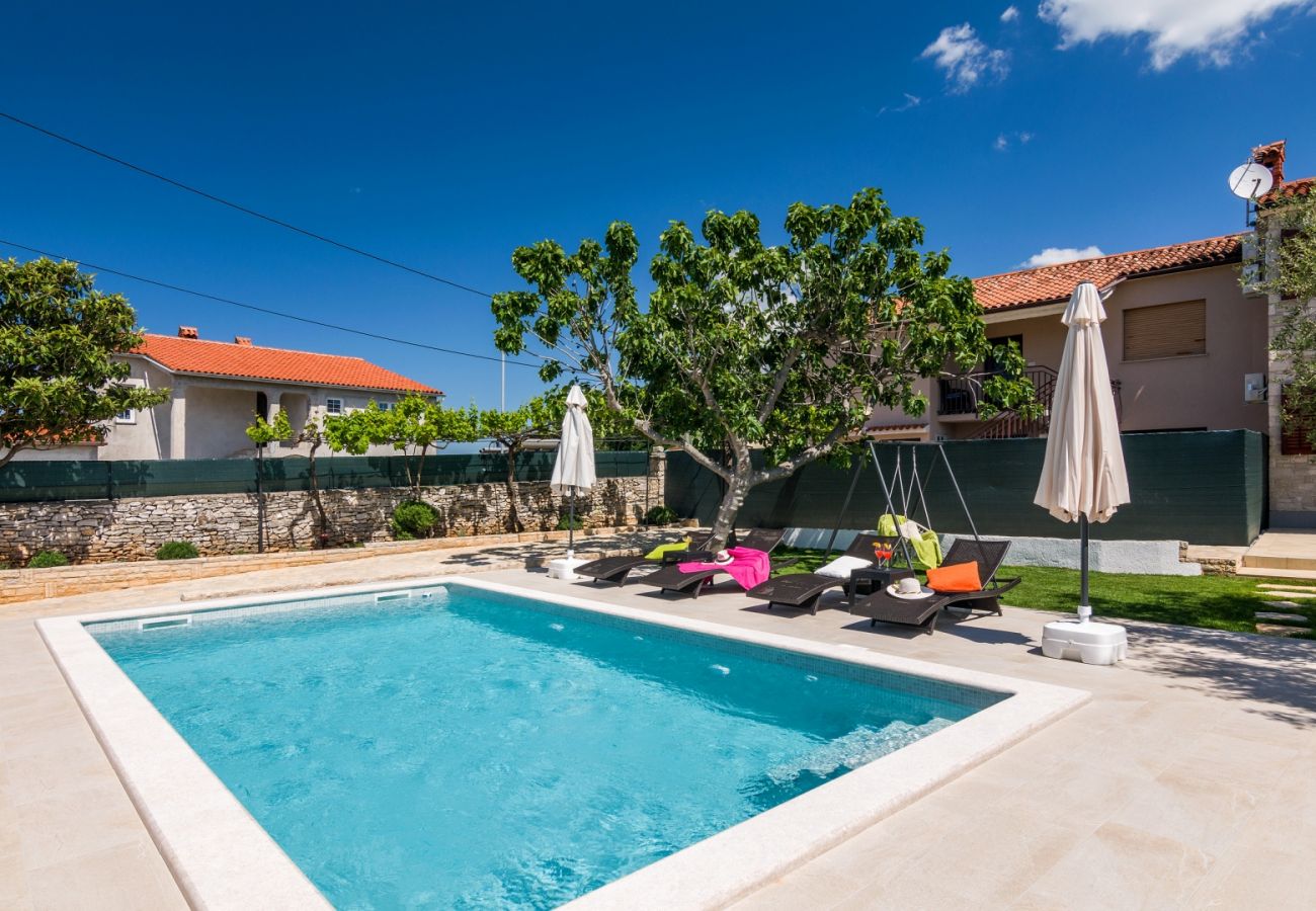 Villa a Galižana - Villa Pietra for 6 people near Fažana with sea view - children playground & pet friendly