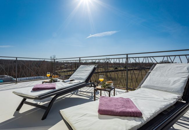 Villa a Vodnjan - Villa Angie in Central Istria for 10 persons with private heated pool & kids playground  Villa a Vodnjan - Villa Angie in Central Istria for 10 persons with private heated pool & kids playground