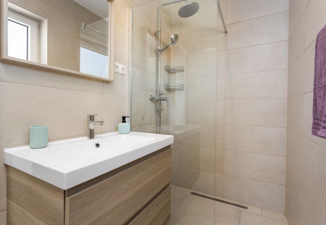 Villa a Vodnjan - Villa Angie in Central Istria for 10 persons with private heated pool & kids playground  Villa a Vodnjan - Villa Angie in Central Istria for 10 persons with private heated pool & kids playground