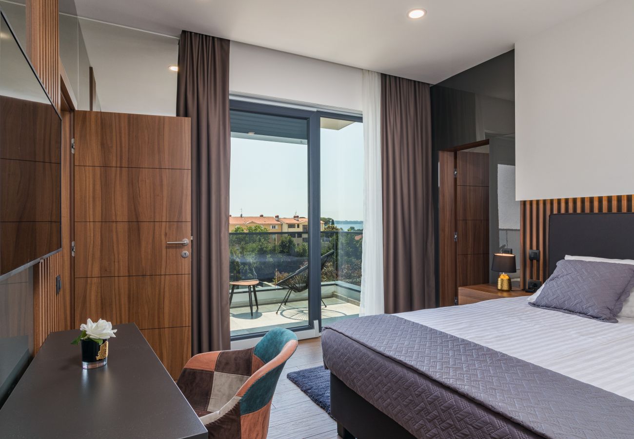 Villa a Fažana - Villa Bellatrix in Fažana with beach front and sea view