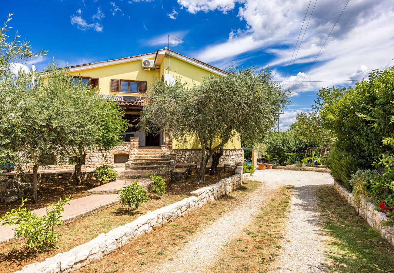 Villa a Višnjan - Villa Bucks near Poreč for 20 persons with Sea View, Whirlpool, Sauna & Fitness