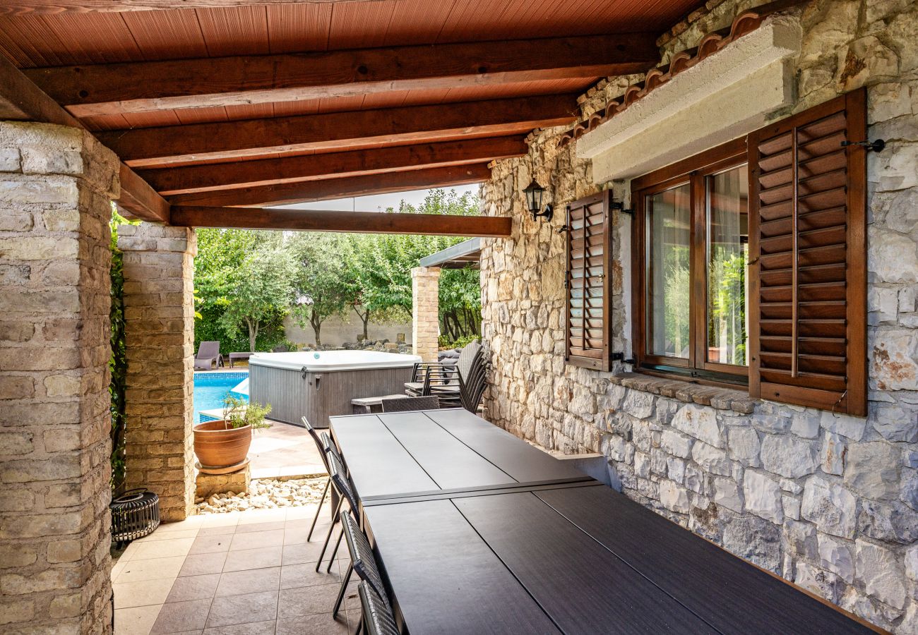 Villa a Višnjan - Villa Bucks near Poreč for 20 persons with Sea View, Whirlpool, Sauna & Fitness